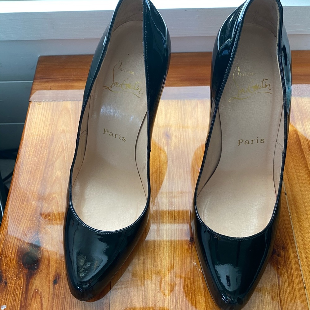 Christian Louboutin black patent leather stilettos. Collection 2007.